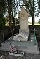 Monument funéraire d'Eugène Poubelle dans le cimetière de Grèzes.