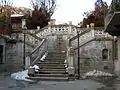 Escalier sur la place Morts pour la Patrie.