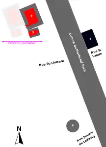 Idem, montrant la situation du donjon et du bâtiment adjacent par rapport à l'avenue du Maréchal Foch, la maison située au n°8 de cette avenue (1) et la tour de la Poudrière (4).