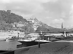 Le pont en 1935 depuis la rive gauche en aval du pont.