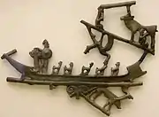 Scène de rapt (?) sur un bateau. Bronze. Musée archéologique d'Héraklion.