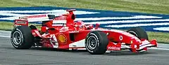 Michael Schumacher pilotant aux essais du Grand Prix des États-Unis 2005.