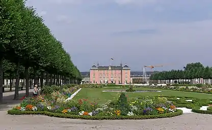 Parterre dans le jardin régulier.