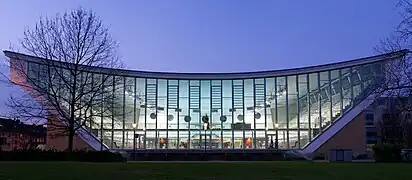 L'arène de natation "Schwimmoper".