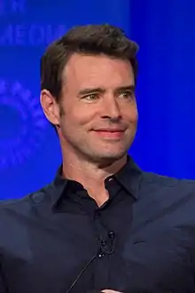 Scott Foley interprète Bob Brown