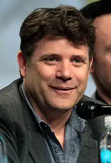 Sean Astin interprète la voix de Raphaël.