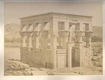  Temple hypèthre sur l´ancienne Île de Phyle