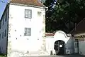 Porte d'entrée de la cour de l'église évangélique