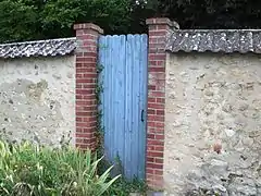 Accès au domaine pour les visiteurs à pied, qui ont la clé...