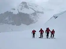  Secours terrestre - Évacuation d’un blessé à l’aide du brancard « UT 2000 » par une unité du GMSP.