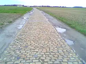 Le secteur pavé de Gruson, passage obligé du Paris-Roubaix cycliste.