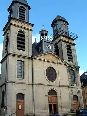 Façade de l'église Saint-Charles-Borromée.