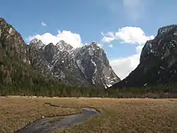 La val di Landro vu du lac de Dobbiaco.