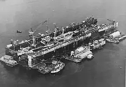 USS ABSD-2 à Seeadler Harbor en 1945