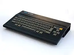 Photographie d'un clavier noir.
