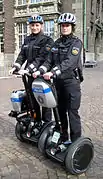 Policiers en gyropode.