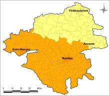 Carte des risque sismiques du département de la Loire-Atlantique ; la moitié nord est en jaune et la moitié sud en orange