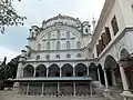 Mosquée Selimiye : vue latérale avec galerie extérieure et partie du pavillon impérial (à droite)