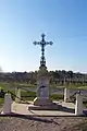 Le monument aux morts face à l'église (mars 2012)