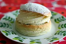 Image illustrative de l’article Semla (brioche)