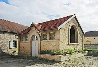 Lavoir dans le village.