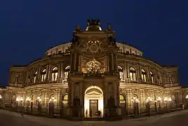 L'Opéra et son sapin de Noël