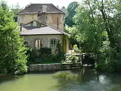 Un ancien moulin sur l'Armançon.