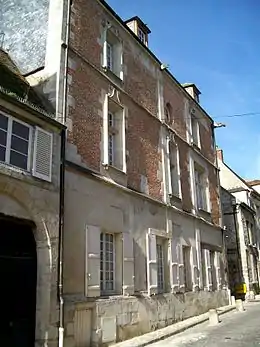 Le « logis du Haubergier » de 1522, façade sur la rue Sainte-Geneviève.