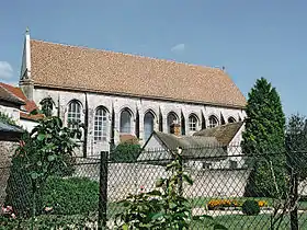 Collégiale Saint-Frambourg de Senlis, fondation Cziffra ; vue depuis le sud-ouest.