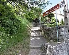 Panneau et sentier d'accès du Montoulon