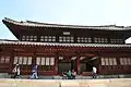 Seokeodang est un bâtiment de deux étages du palais de Deoksugung construit dans le style d'une résidence privée.