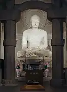 Buddha. Sanctuaire rupestre de Seokguram depuis le vestibule. v. 751. Granit, H. 3,60 m