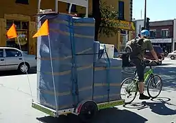 Remorque de déménagement à vélo.