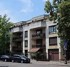 Services consulaires parisiens, 20 rue Albéric-Magnard.