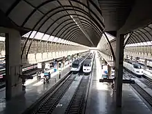 La gare de Séville-Santa Justa et ses AVE.