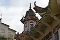 Différentes représentations en céramique sur la pagode vietnamienne de Sèvres, Île-de-France (France).