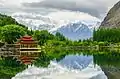 Lac inférieur de Kachura (en), aussi appelé Lac Shangrila, vallée de Skardu, Pakistan.