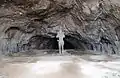 Statue de Shapur dans sa grotte.