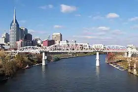 Le John Seigenthaler Pedestrian Bridge (2008).