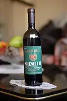 Vin rouge de Sheshi i Zivinifié et embouteillé par Tirana Export