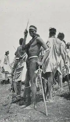 photo d'un groupe de guerriers Shilluk