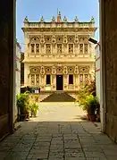 Le Shinde Chhatri.