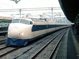 Description de l'image Shinkansen type 0 Hikari 19890506a.jpg.