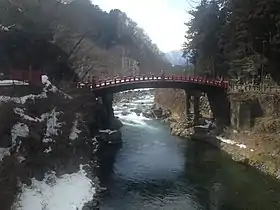 Le Shinkyō enjambant la rivière Daiya