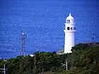 Photo couleur d'un phare maritime.