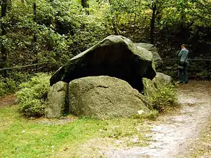 Sieben Steinhäuser, Dolmen A