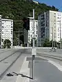 Image représentant le signal 28 avec une barre horizontale rouge marquant l’arrêt impératif allumée à la station Pont Michel.