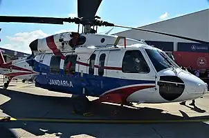 Hélicoptère Sikorsky S-70 de la Jandarma
