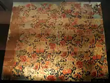 Pièce de soie brodée, à motifs de fleurs (?). Mawangdui tombe 1. Dynastie Han de l'Ouest (202 av.n.è. - 9). Hunan Provincial Museum (en), Changsha.