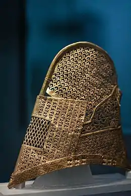Coiffe dorée de la tombe du Cheval céleste, trésor national n°189
